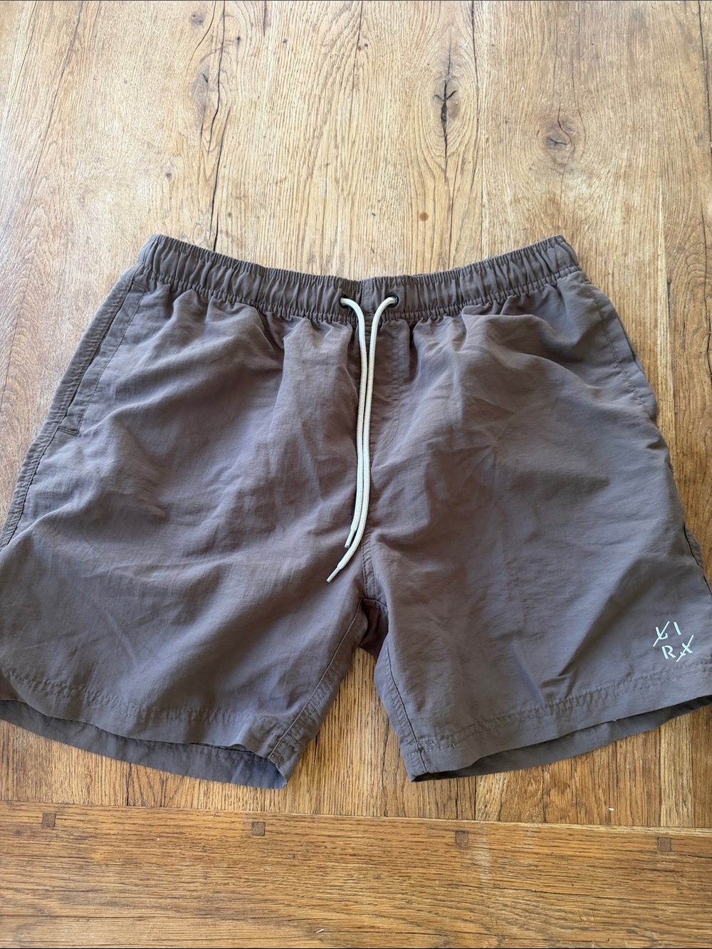 LIRA shorts size XL
